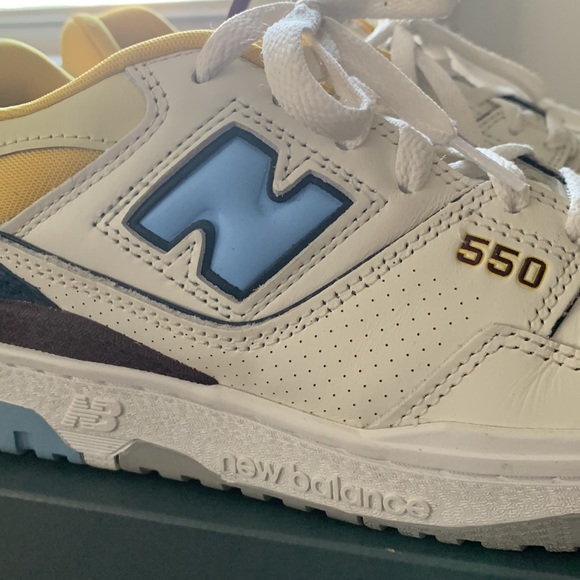 New Balance 550 - Picture 2 of 5